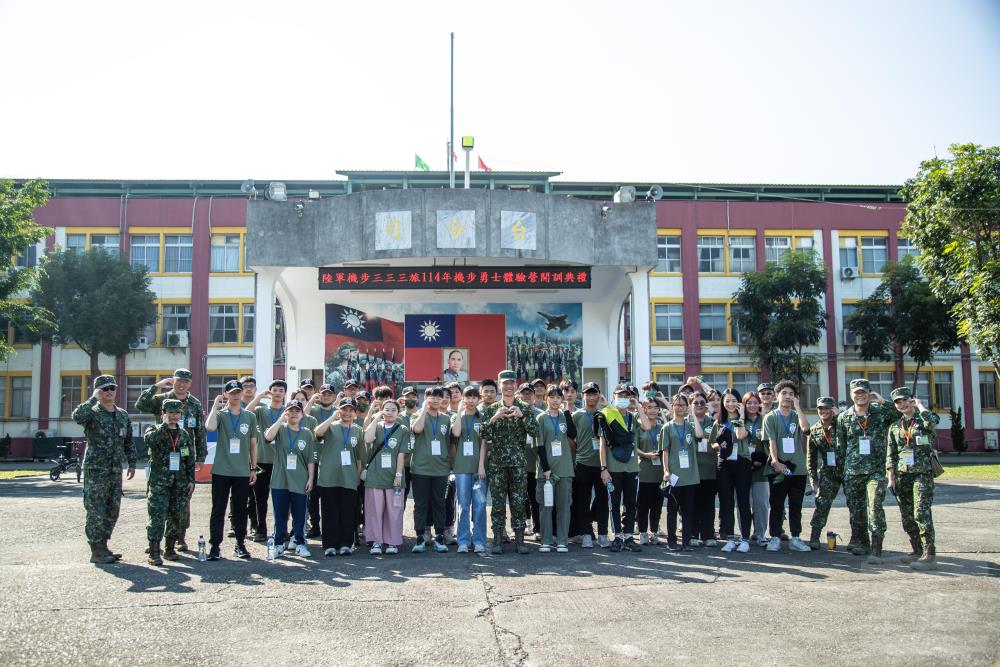 陸軍機步333旅辦理全民國防教育寒假戰鬥營「機步勇士體驗營」活動。(軍聞社記者王茗生攝）