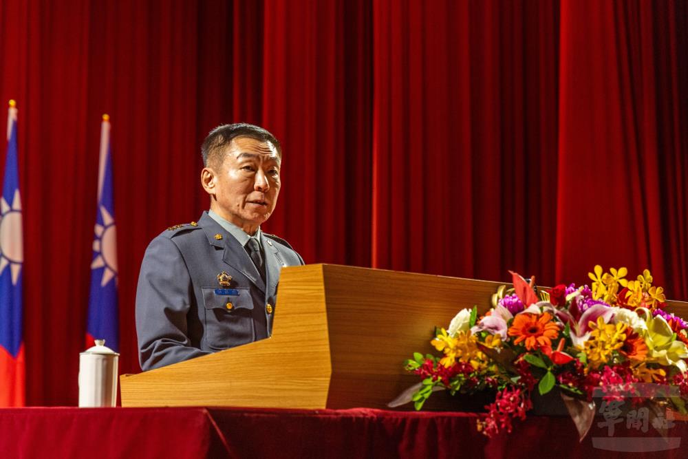 典禮由指揮官劉中將主持。（青年日報提供）