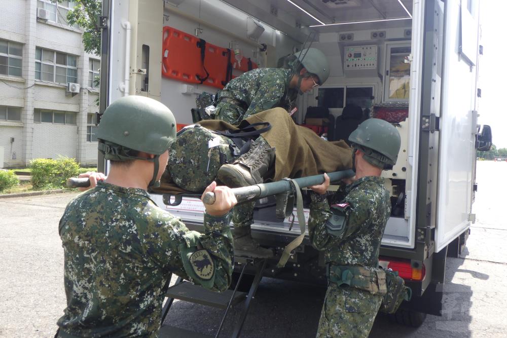 陸軍五支部衛生營日前實施基地普測。（陸軍第十軍團提供）