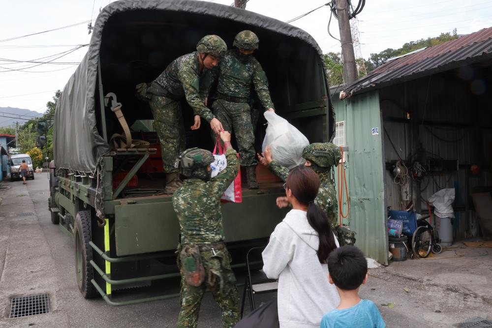 第二作戰區協助居民平安返家　持續投入災後復原