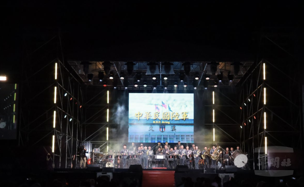 陸軍樂隊演出多首經典歌曲。（陸軍司令部提供）