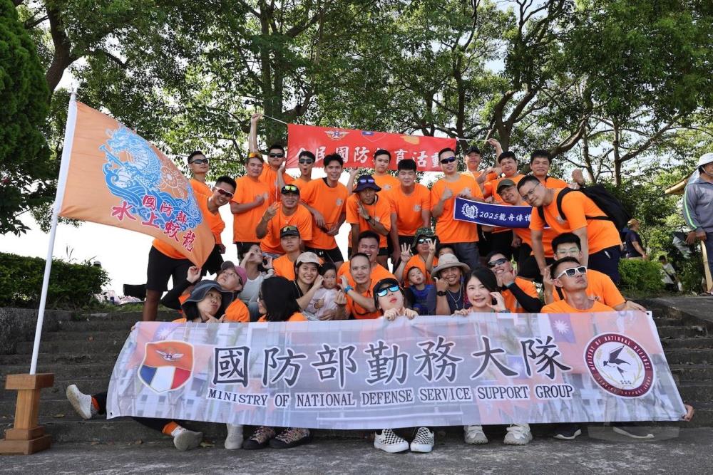 國防部勤務大隊龍舟賽奪佳績　合作無間展向心