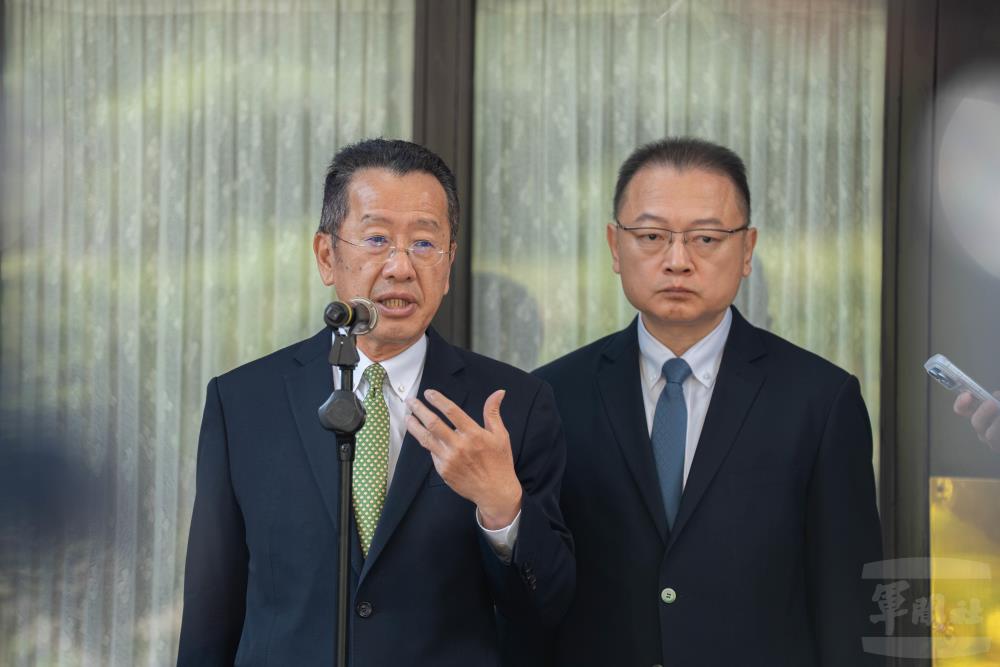 顧部長：延長飛行軍官服役年限至58歲　留任資深飛行人才