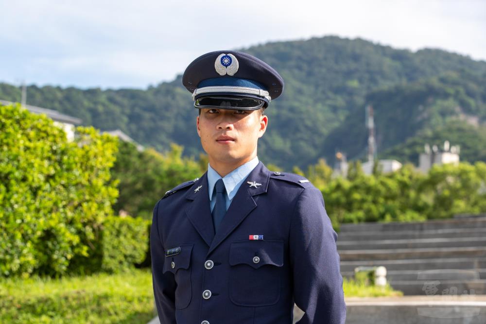空軍官校畢業生謝子恩。（軍聞社記者王進福攝）