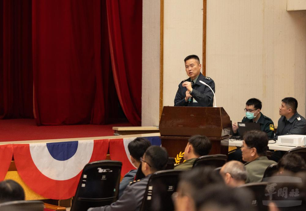藉由講習，使人員了解各項任務與制度。（軍聞社記者吳柏融攝）