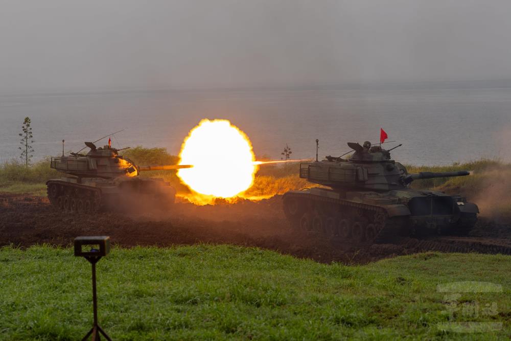 M60A3戰車橫向射擊。（軍聞社記者蔡枋澐攝）