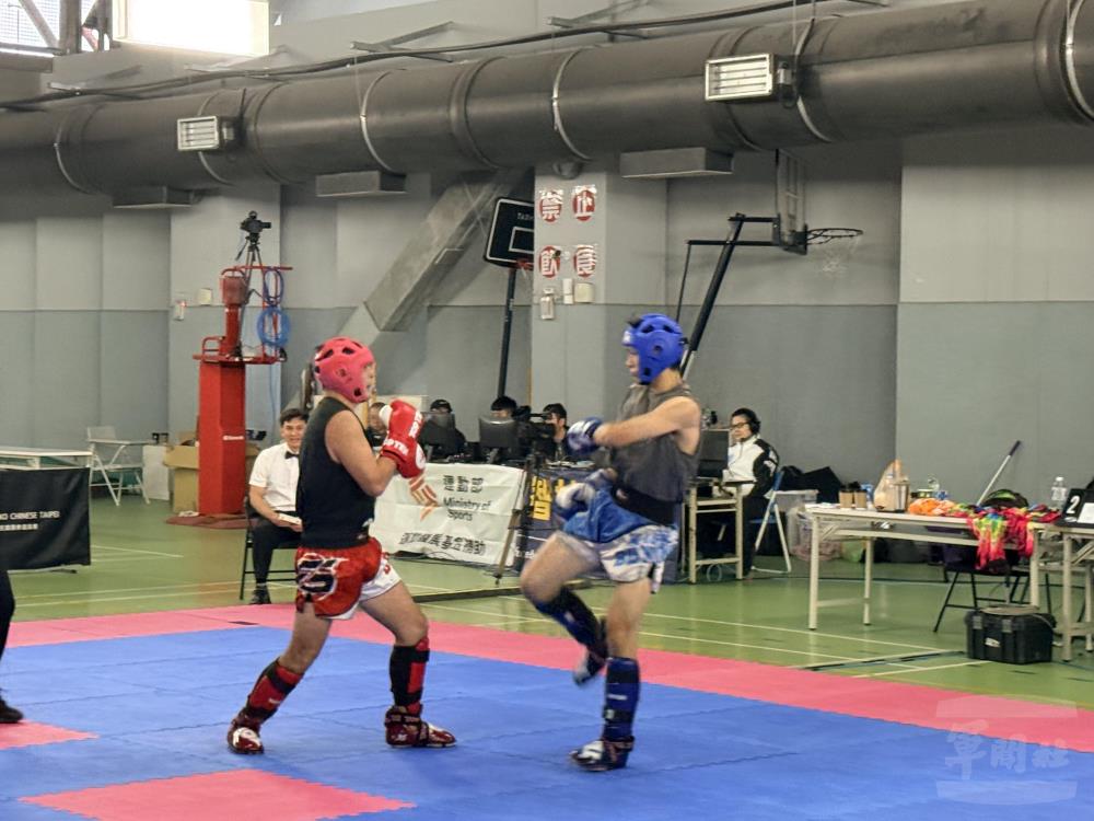 選手們全力以赴、奮力拚搏，力爭賽事佳績。（國防醫學大學提供）
