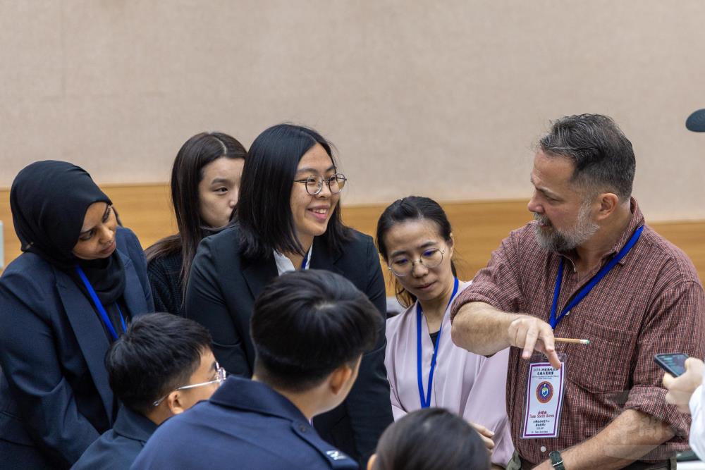 參賽者分組推演。（青年日報提供）