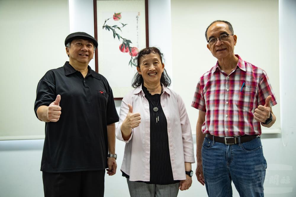 西畫由潘蓬彬、游守中及張璐瑜等三位老師擔任評選。（軍聞社記者王茗生攝）