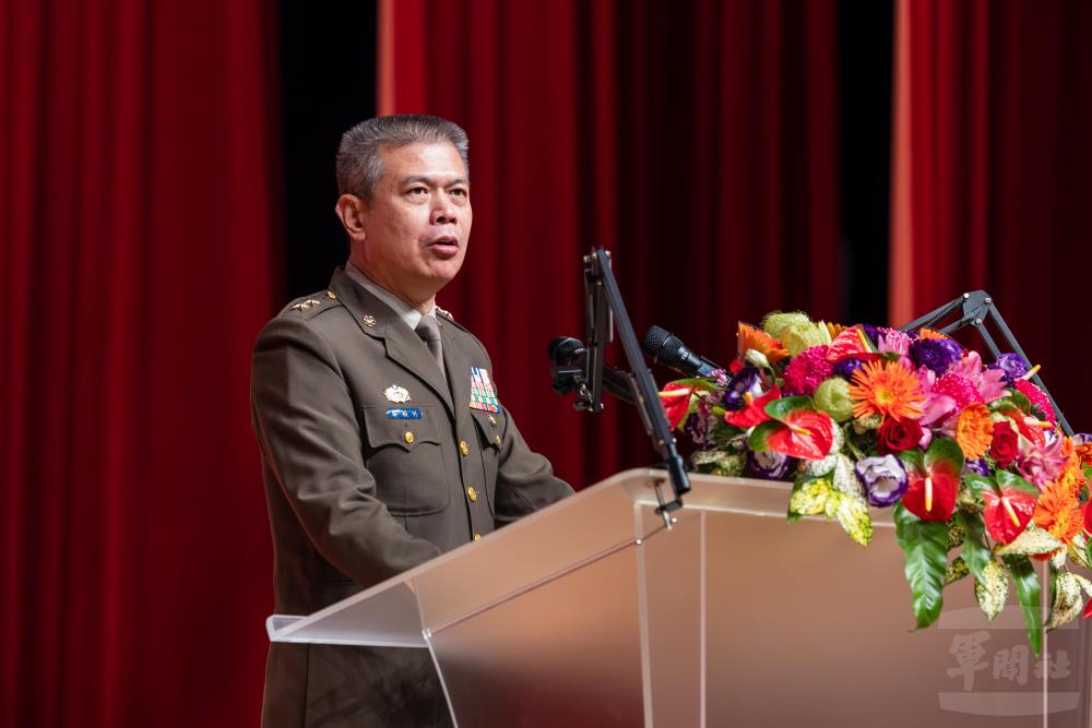 鄭指揮官勉官兵攜手發揚憲兵梅荷志節。（軍聞社記者蔡枋澐攝）