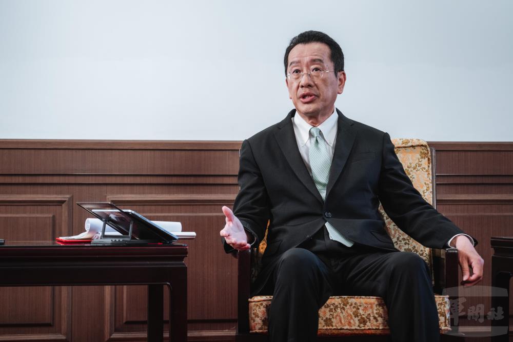 顧部長就任週年說明施政重點。（軍聞社記者吳東昇攝）