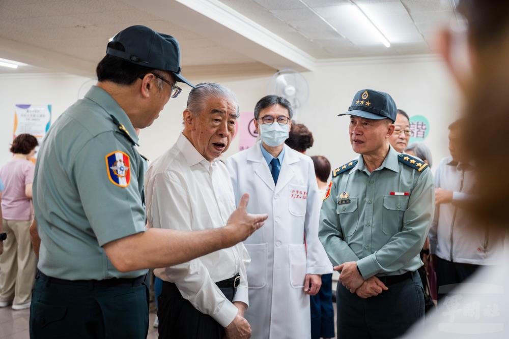 李棟樑關懷巡迴醫療　感謝三總松山分院照護長者健康