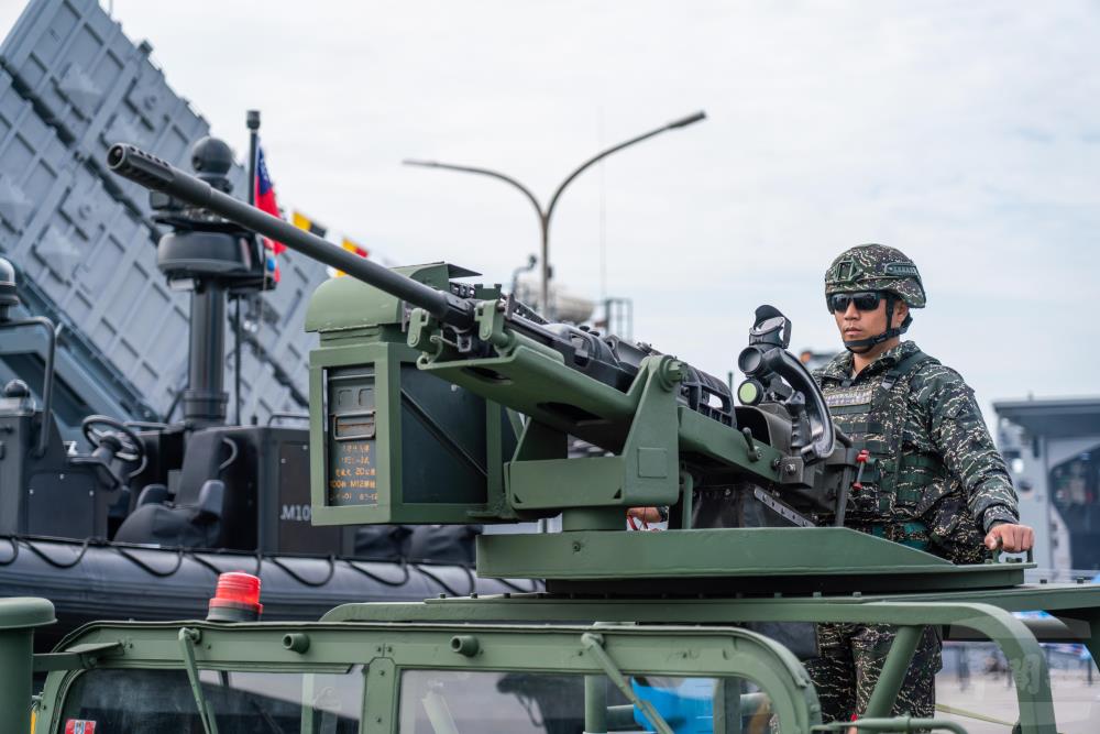 陸戰隊20機砲悍馬車。（軍聞社記者林庭暉攝）