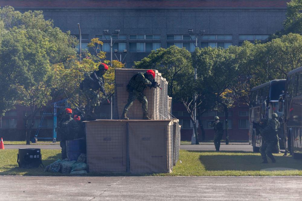 衛戍憲鋒綜合操演。（軍聞社記者蔡枋澐攝）