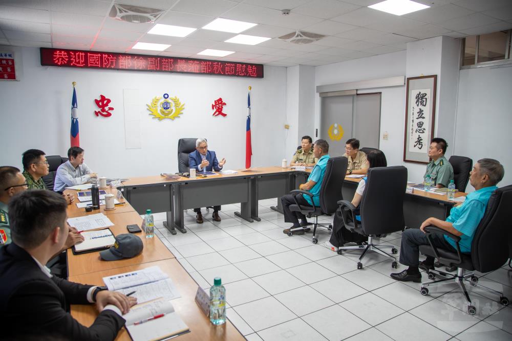徐副部長對苗栗後指部提出工作指導。（軍聞社記者王進福攝）