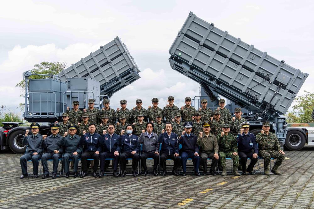 總統春節勗勉花蓮駐軍　期盼朝野共同支持國防