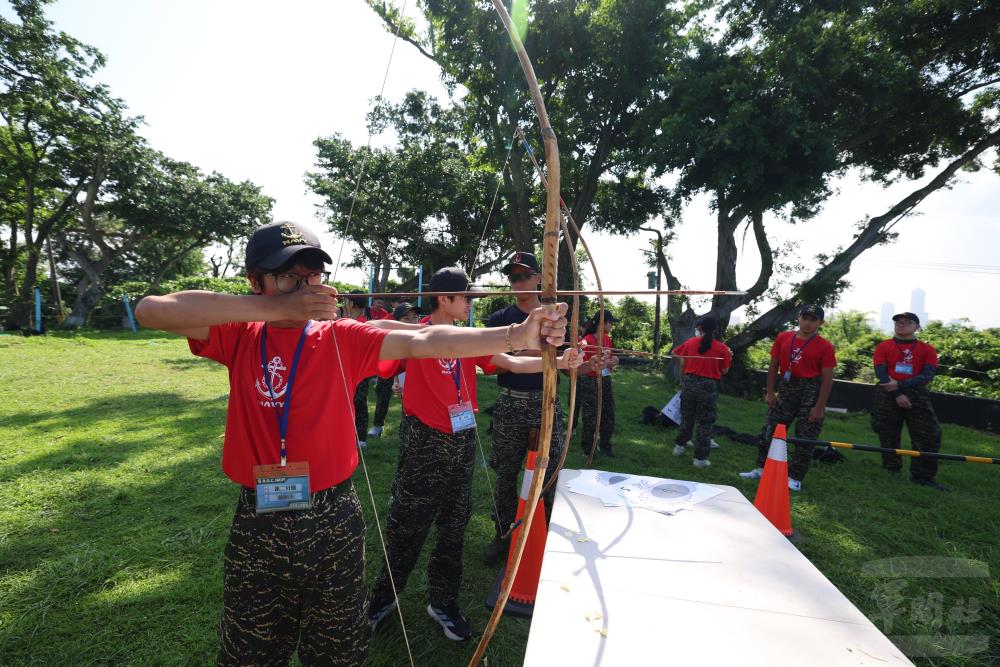 無聲武器射擊。（軍聞社記者林澤廷攝）