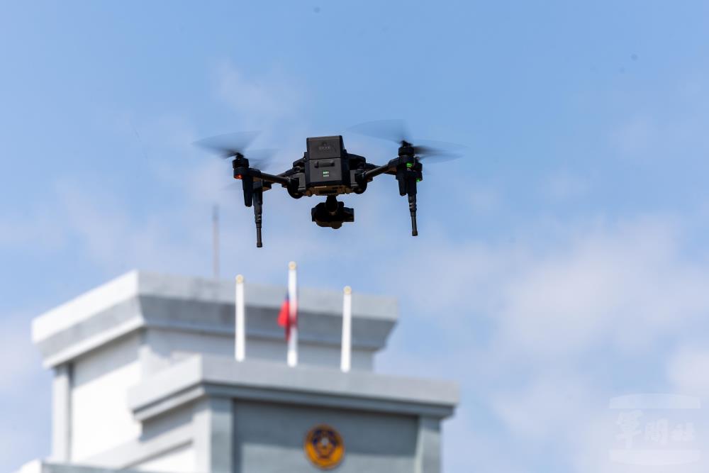 監偵型無人機升空，回傳即時影像。（青年日報提供）