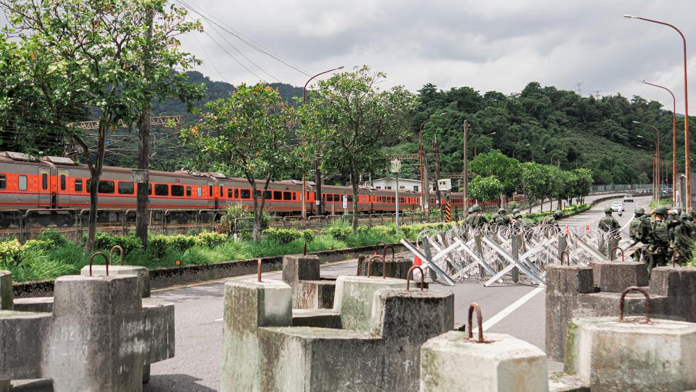 53工兵群執行重要道路阻絕設置任務。（軍聞社記者陳軍均攝）