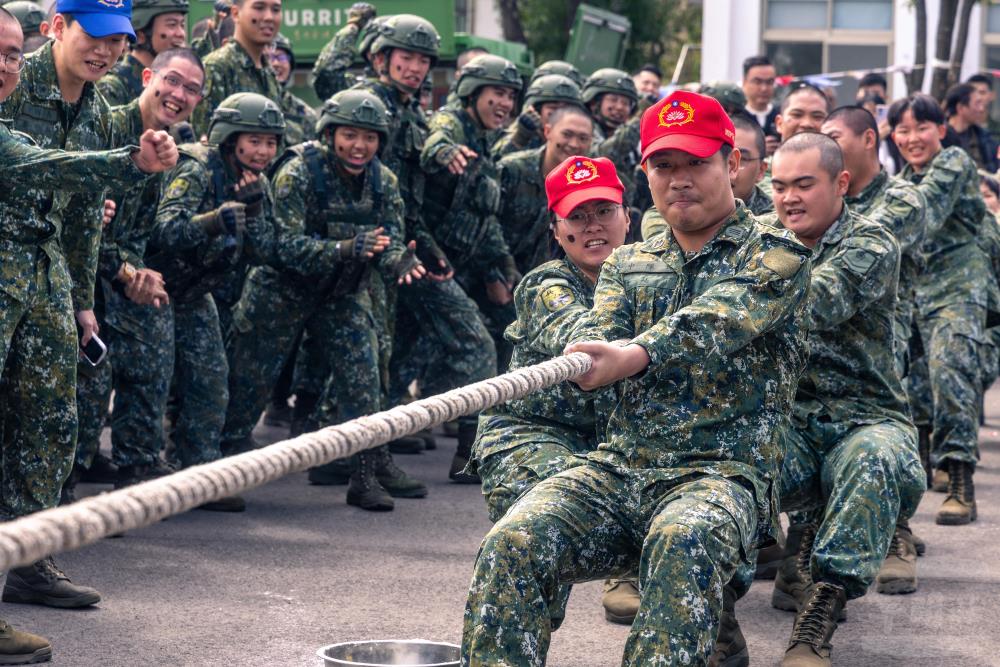 校慶安排戰技操演、拔河決賽等多元活動。（青年日報提供）
