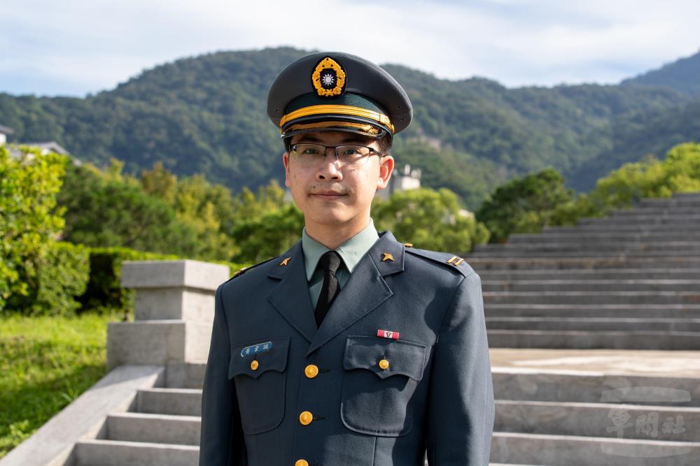 國防醫學大學畢業生黃韋誠。（軍聞社記者王進福攝）