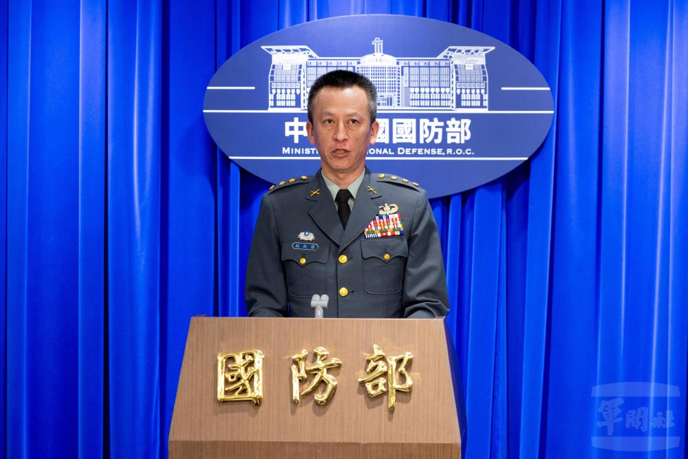 聯戰計畫處副處長蘇上校指出，國防部視需要啟動應變中心開設，以確保國家安全。（軍聞社記者蔡枋澐攝）
