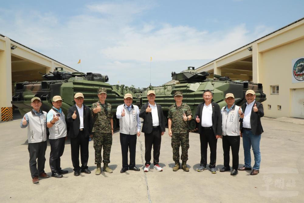 神采時尚敬軍團　犒慰官兵戰訓辛勞