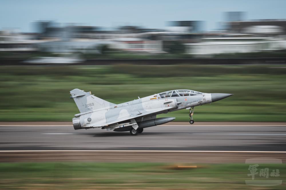 115年飛行常備軍官班　明起開始報名