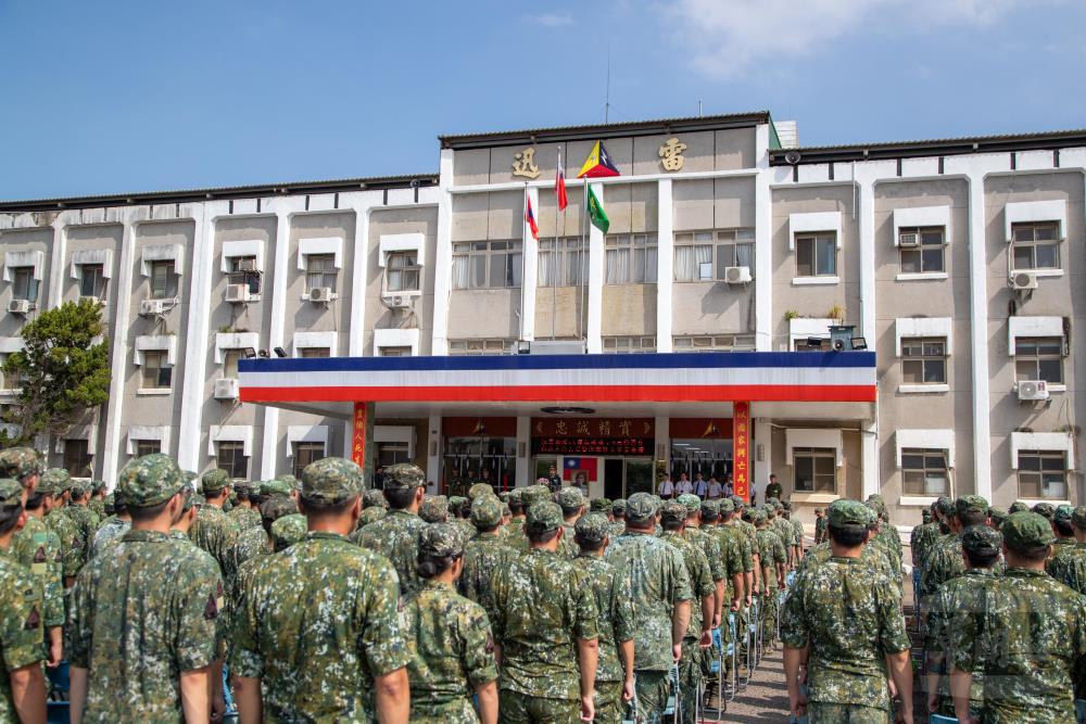 陸軍裝甲542旅29日舉辦55週年隊慶暨親子日活動。(軍聞社記者王進福攝) 陸軍裝甲542旅29日舉辦55週年隊慶暨親子日活動。(軍聞社記者王進福攝)