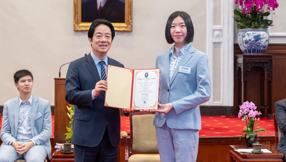 海軍上尉吳佳穎入選國際青年大使　展專業與軍事素養