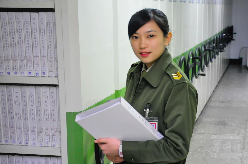 楊旻芳服役期間曾擔任文書檔案管理士，退伍後並利用這項專長協助建置蔬食資料庫。（楊旻芳提供）