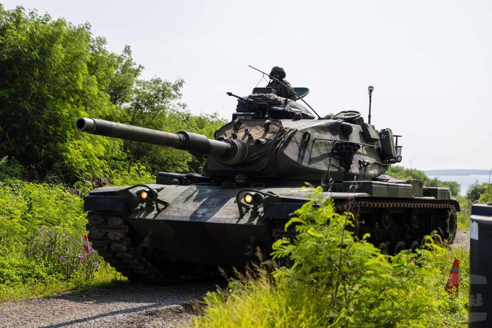 M60A3戰車火力掩護重要聯外道路封控。（軍聞社記者蔡枋澐攝）