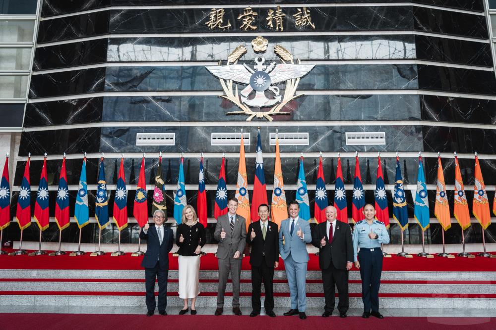 顧部長會晤美參、眾兩院訪團　期深化臺美合作共築防衛韌性