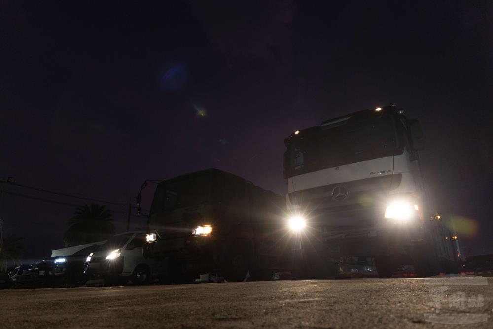 一、三類物資整補作業車隊前往指定區域進行整補作業。（軍聞社記者林澤廷攝）