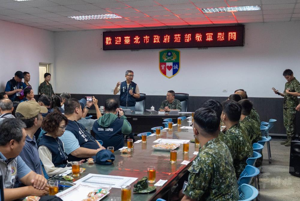 臺北市政府團隊今（21）日進行第二日敬軍慰問行程。（軍聞社記者侯凱議攝）