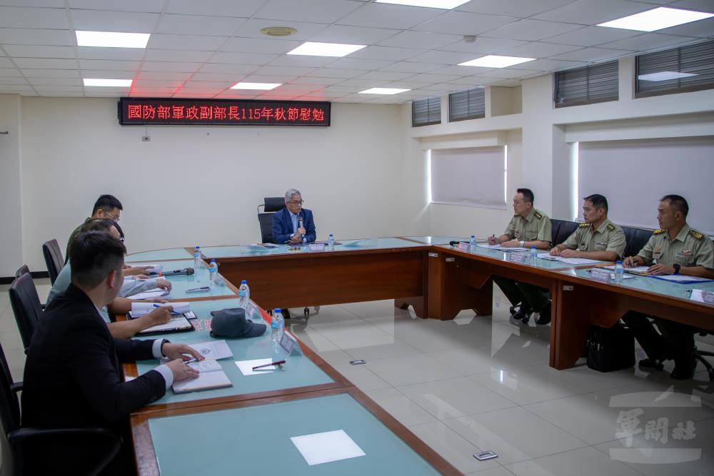 徐副部長慰問苗栗憲兵隊。（軍聞社記者王進福攝）
