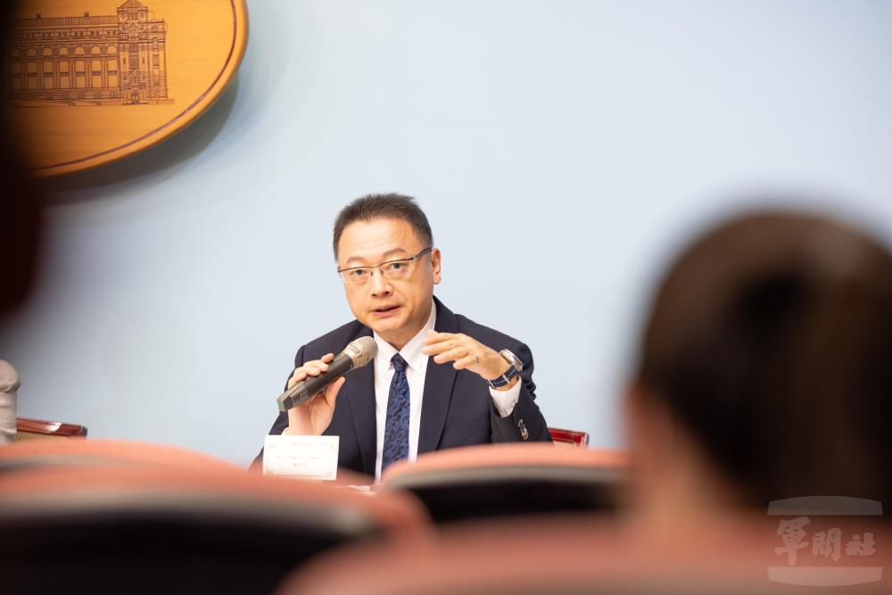 國防部發言人孫中將回應媒體問題。（軍聞社記者吳柏融攝）