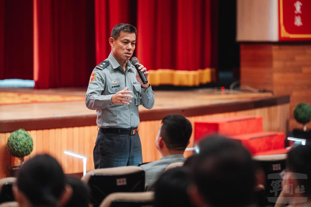 國防部總督察長章中將7日主持114年軍風紀專案巡迴宣教。(軍聞社記者陳彥樺攝) 國防部總督察長章中將7日主持114年軍風紀專案巡迴宣教。(軍聞社記者陳彥樺攝)