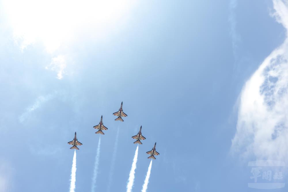 勇鷹高教機衝場。（軍聞社記者林澤廷攝）