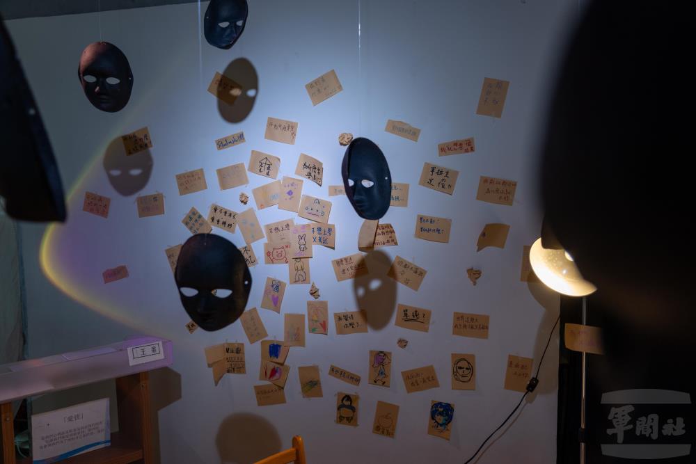 活動現場靜態展覽。（軍聞社記者陳傳奇攝）