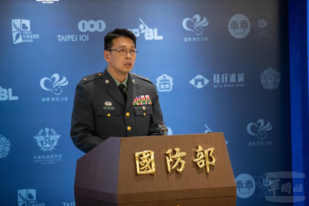 政戰局文宣心戰處處長王少將說明「115年軍人節系列活動」。（軍聞社記者王茗生攝）