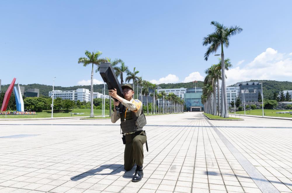 博愛營區日前實施「無人機反制教育訓練」。(軍聞社記者吳柏融攝) 博愛營區日前實施「無人機反制教育訓練」。(軍聞社記者吳柏融攝)