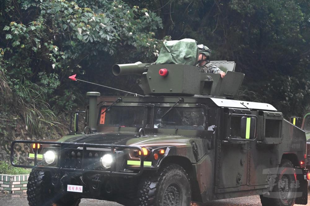 部隊實施戰術機動。（陸軍司令部提供）