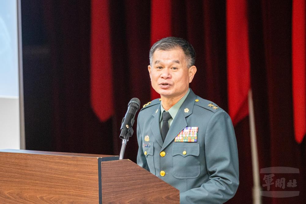 戰略規劃司長黃中將說明軍購流程。（軍聞社記者王進福攝）