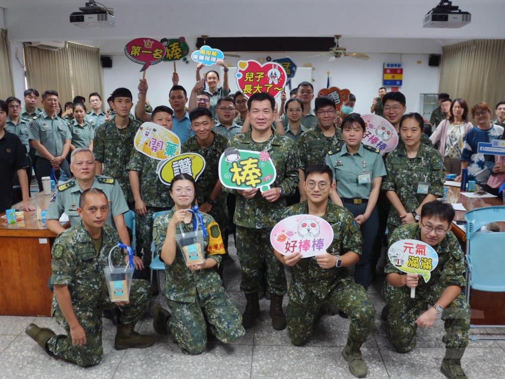 南投後備指揮部父親節慰勉　感謝父職同仁辛勞付出