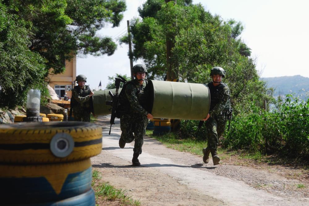 馬防部北高守備大隊阻絕設置演練　提升陣地防護效能