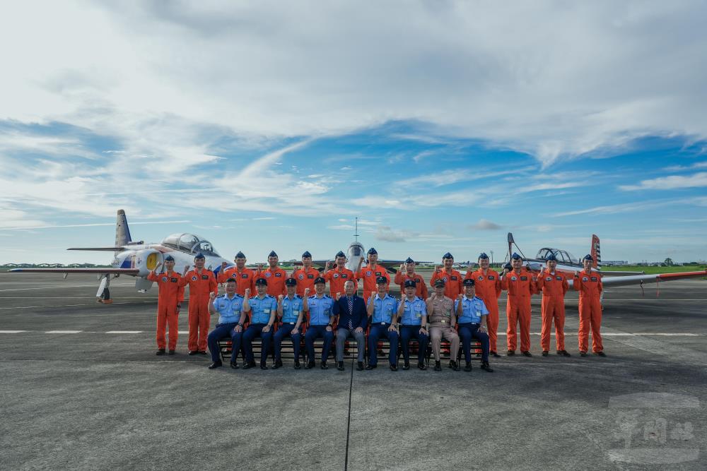 柏副部長視導飛訓部　勉精進專業守護領空