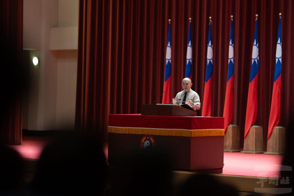 唐校長勉勵教師（官）持續以人為本，持續培育優秀人才。（軍聞社記者文仁攝）