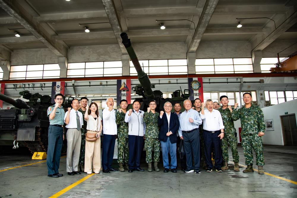 軍友社慰問新竹駐軍，感謝官兵的辛勤與付出。（軍聞社記者王茗生攝）