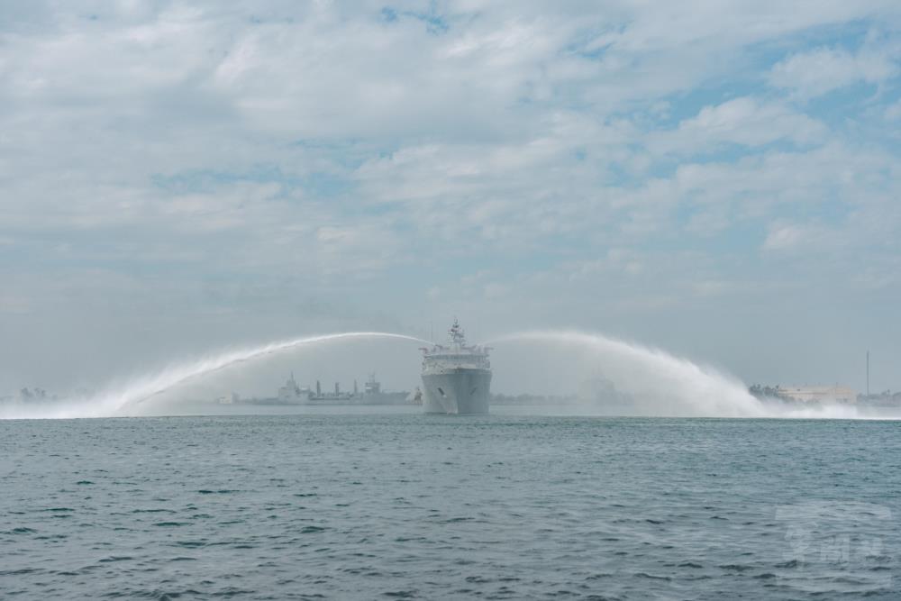 大武軍艦參與操演。（軍聞社記者呂尚俞攝）